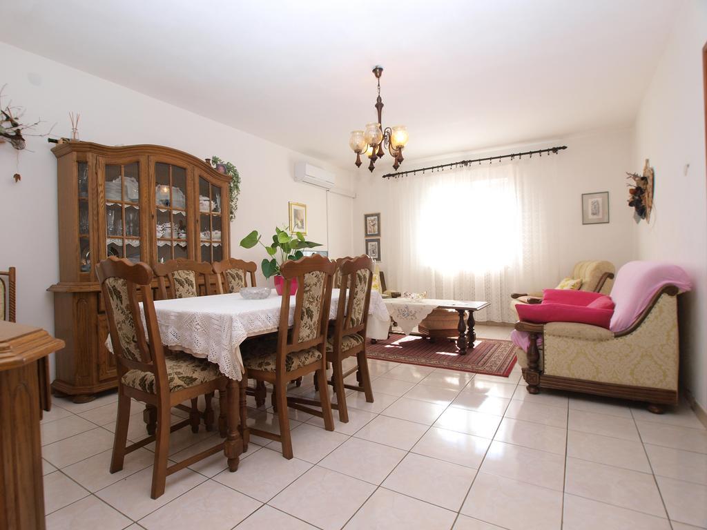 Apartment Luisa 1437 Peruški المظهر الخارجي الصورة