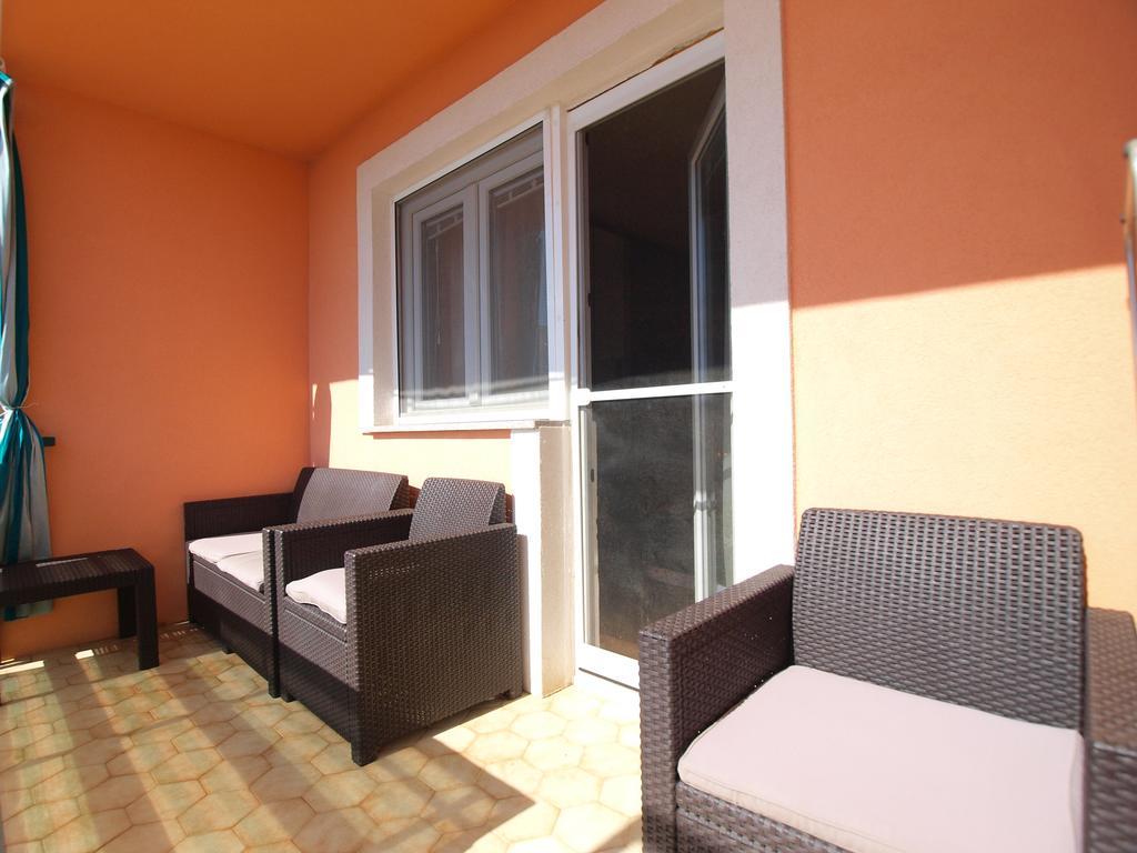 Apartment Luisa 1437 Peruški المظهر الخارجي الصورة